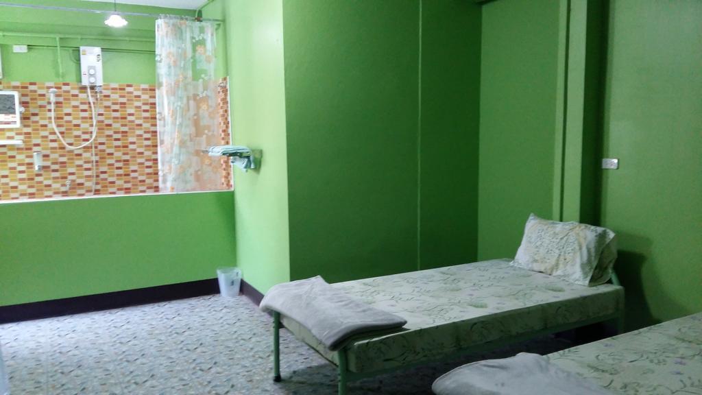 New C.H. Guest House Bangkok Værelse billede